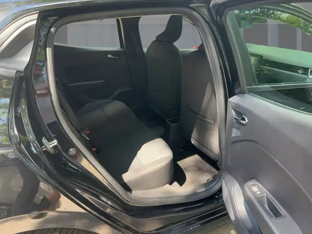 Renault Clio view 9