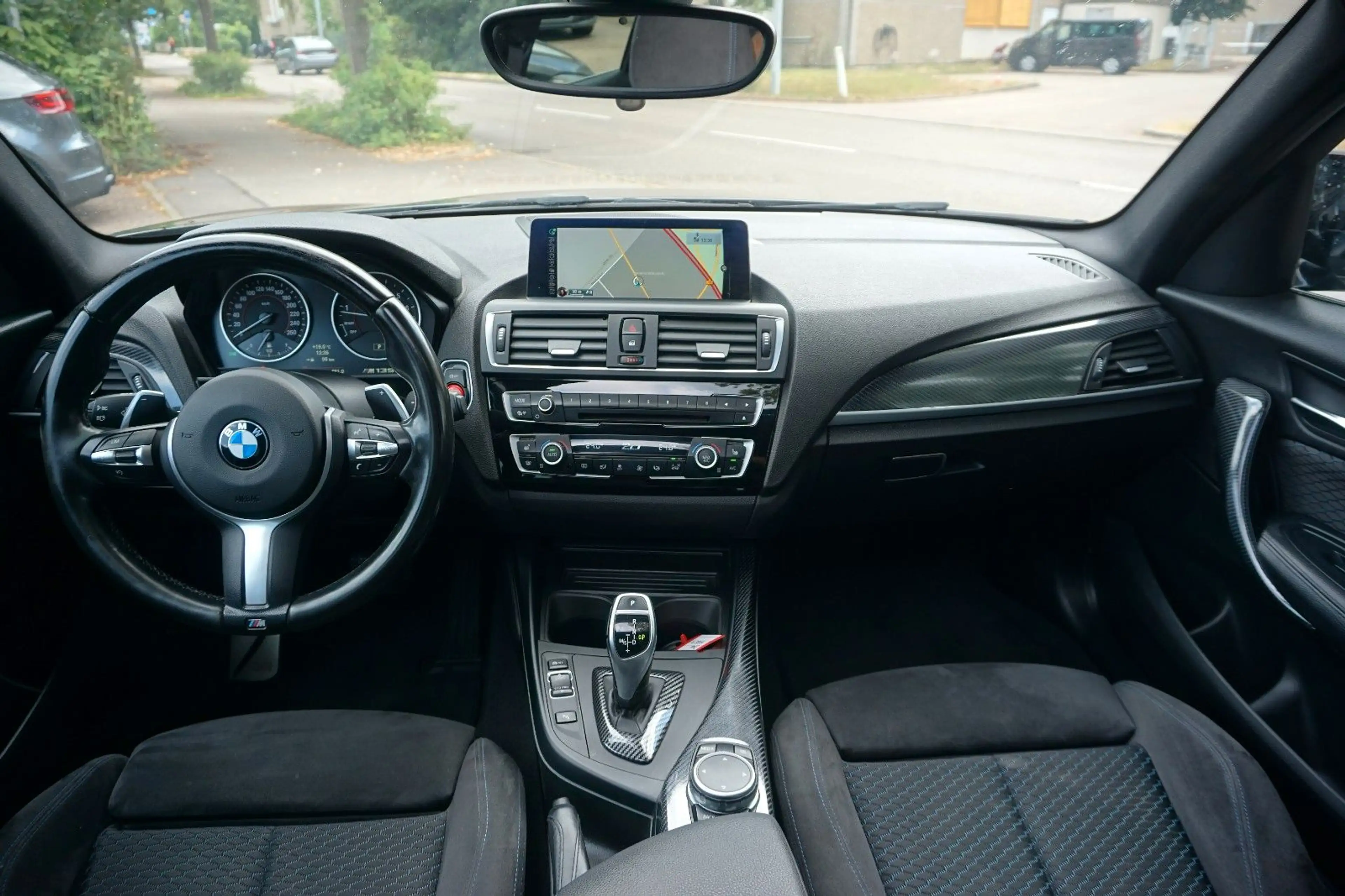 BMW 135 i xDrive / Pano./ Navi Prof./ R-Kam./ BullX — photo 13