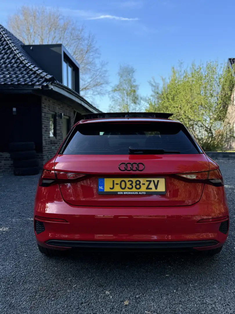 Audi A3 35 TFSI Pro Line Rood - 2