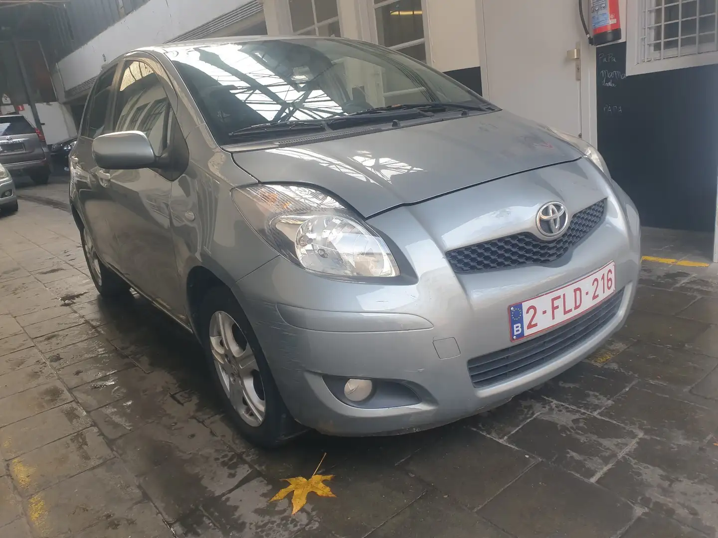 Toyota Yaris 1.33i VVT-i London Grigio - 2