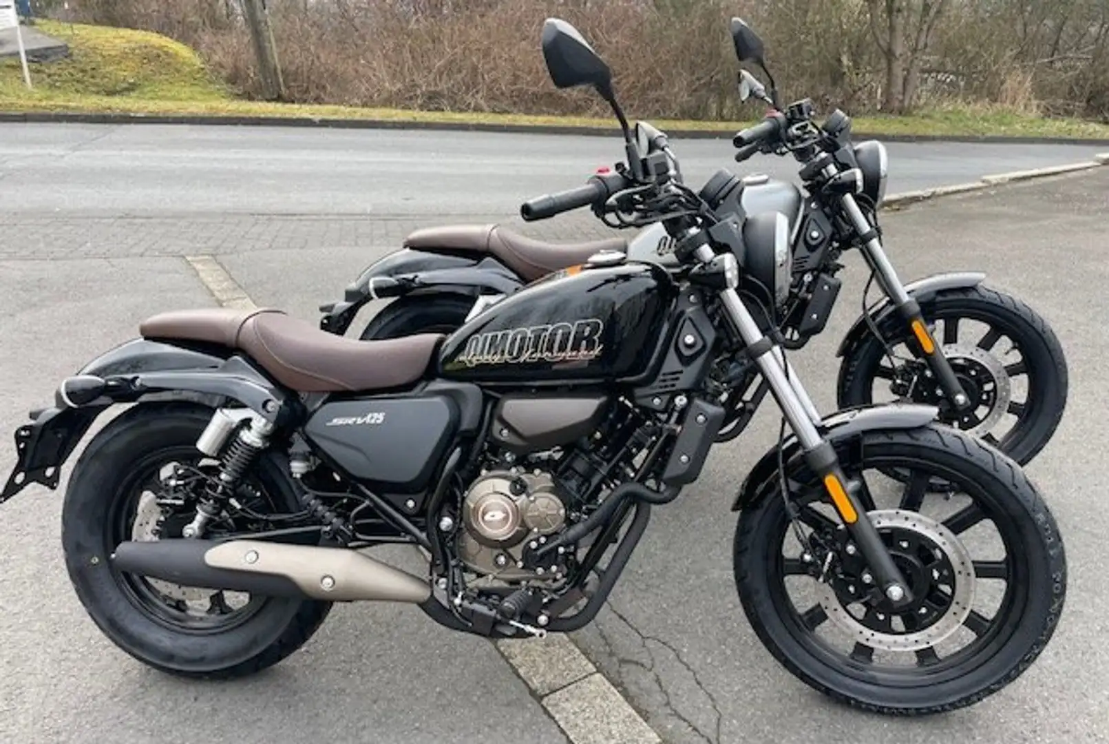 QJ Motor SRV 125 EURO 5+ Model 2025 Schwarz - 1