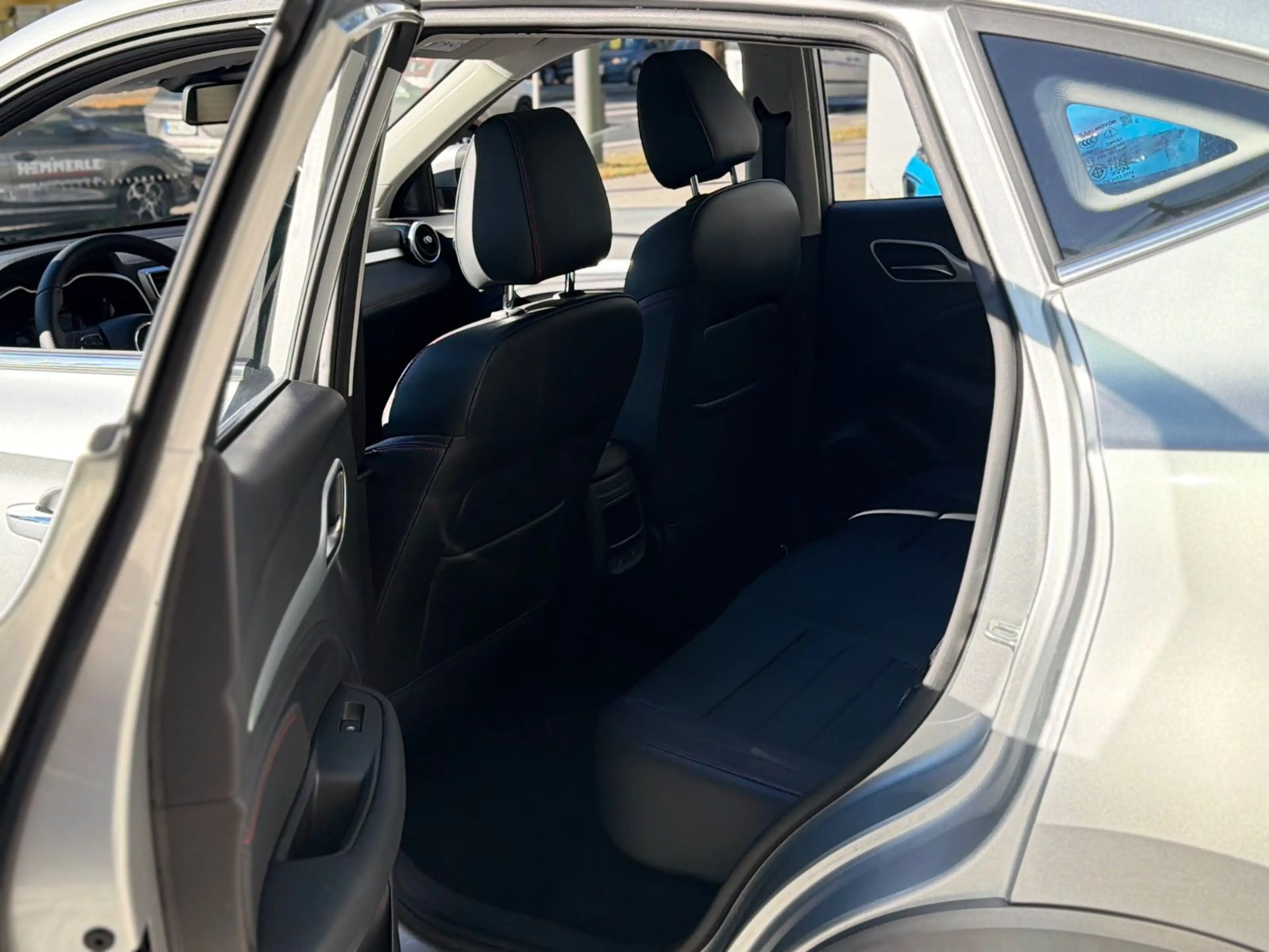 MG ZS 1.0T Luxury *VOLLAUSSTATTUNG* — photo 9