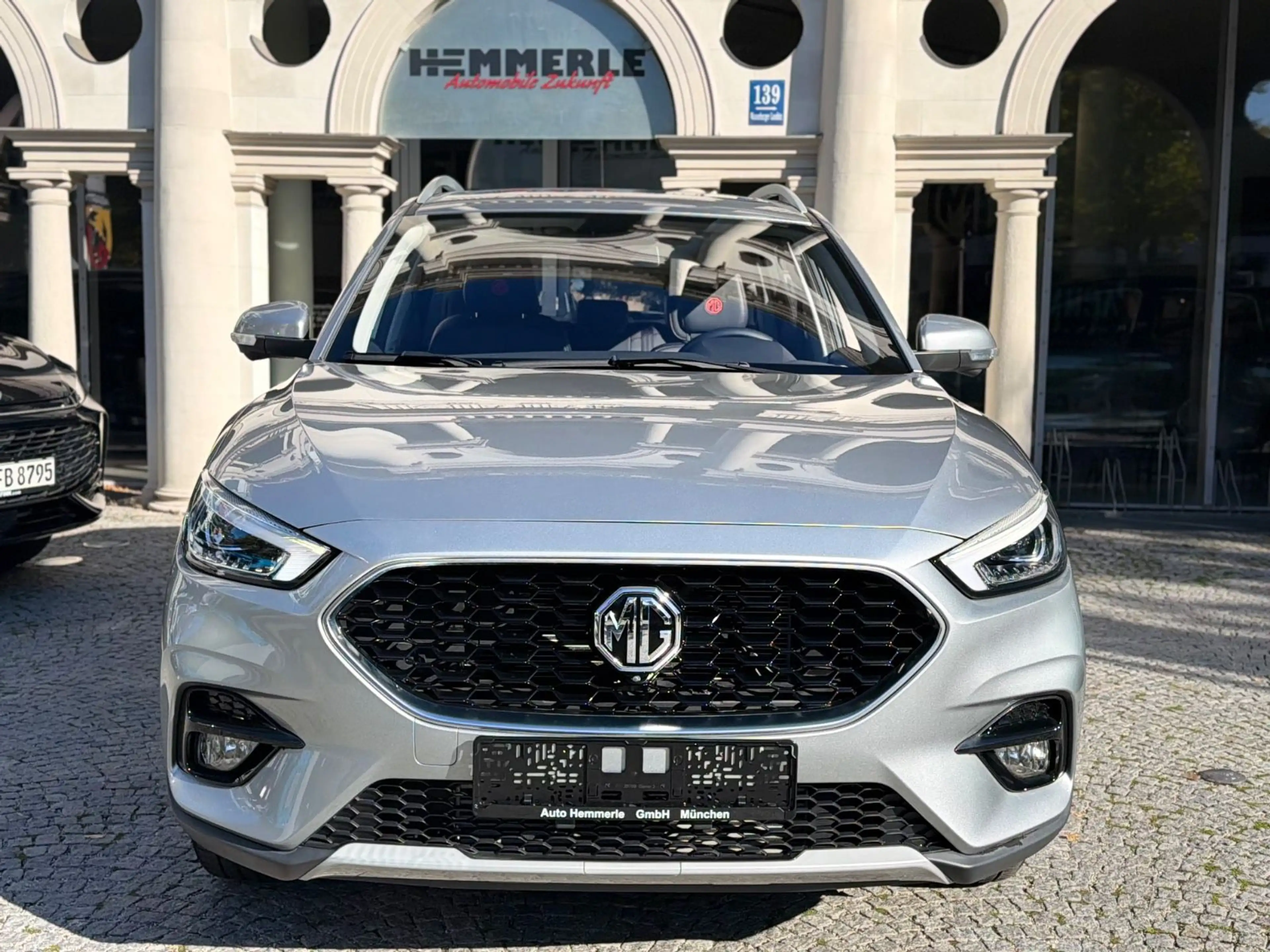 MG ZS 1.0T Luxury *VOLLAUSSTATTUNG* — photo 2
