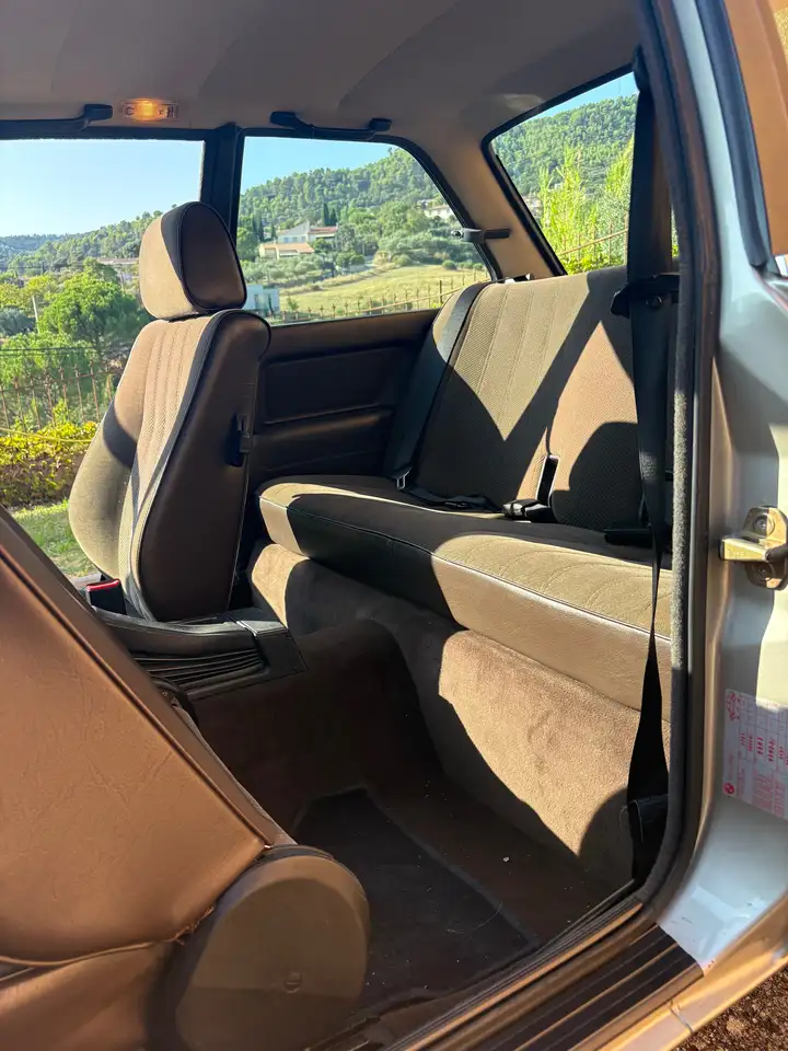 BMW 320i, foto 4
