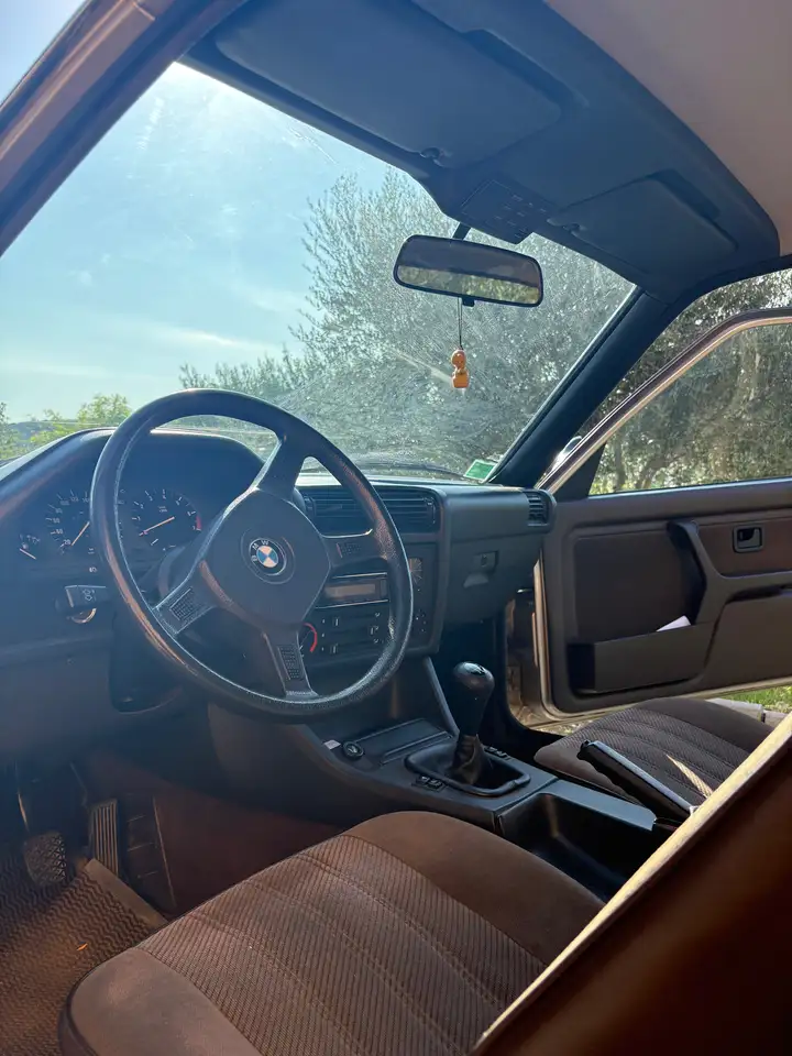 BMW 320i, foto 3