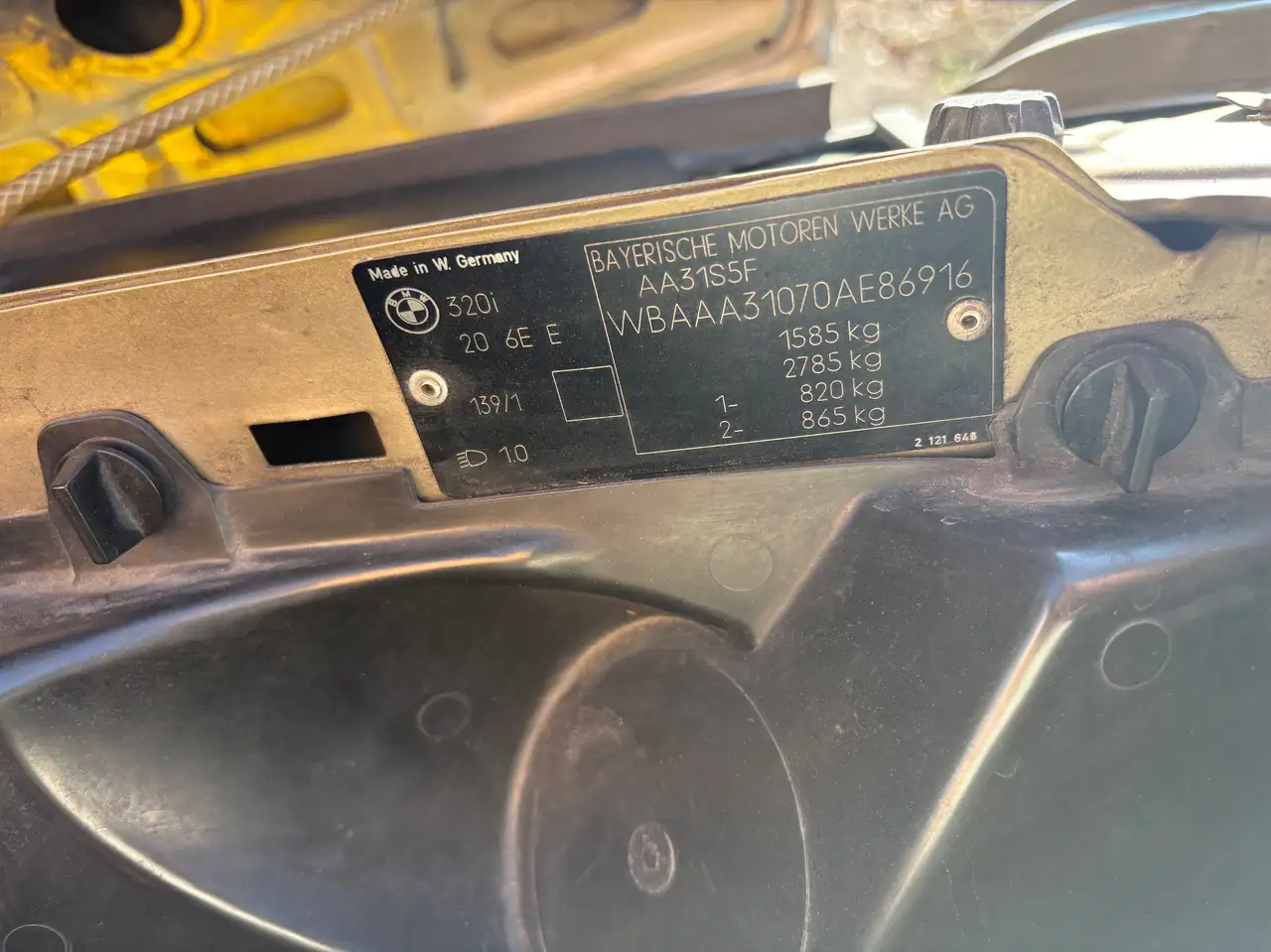 BMW 320i, foto 6