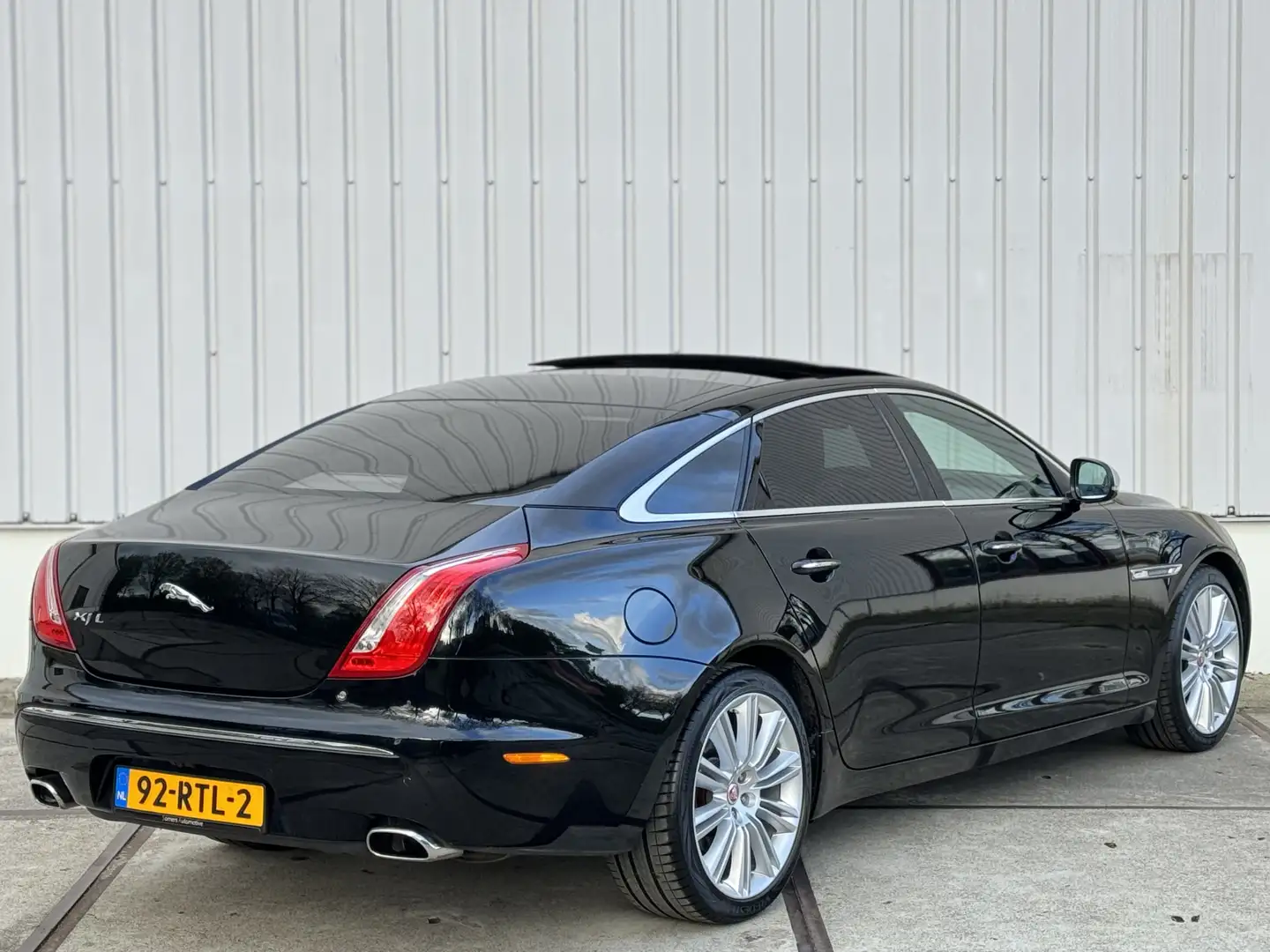 Jaguar XJ 5.0 V8 Premium Luxury LWB | Panorama | Massage | S Noir - 2