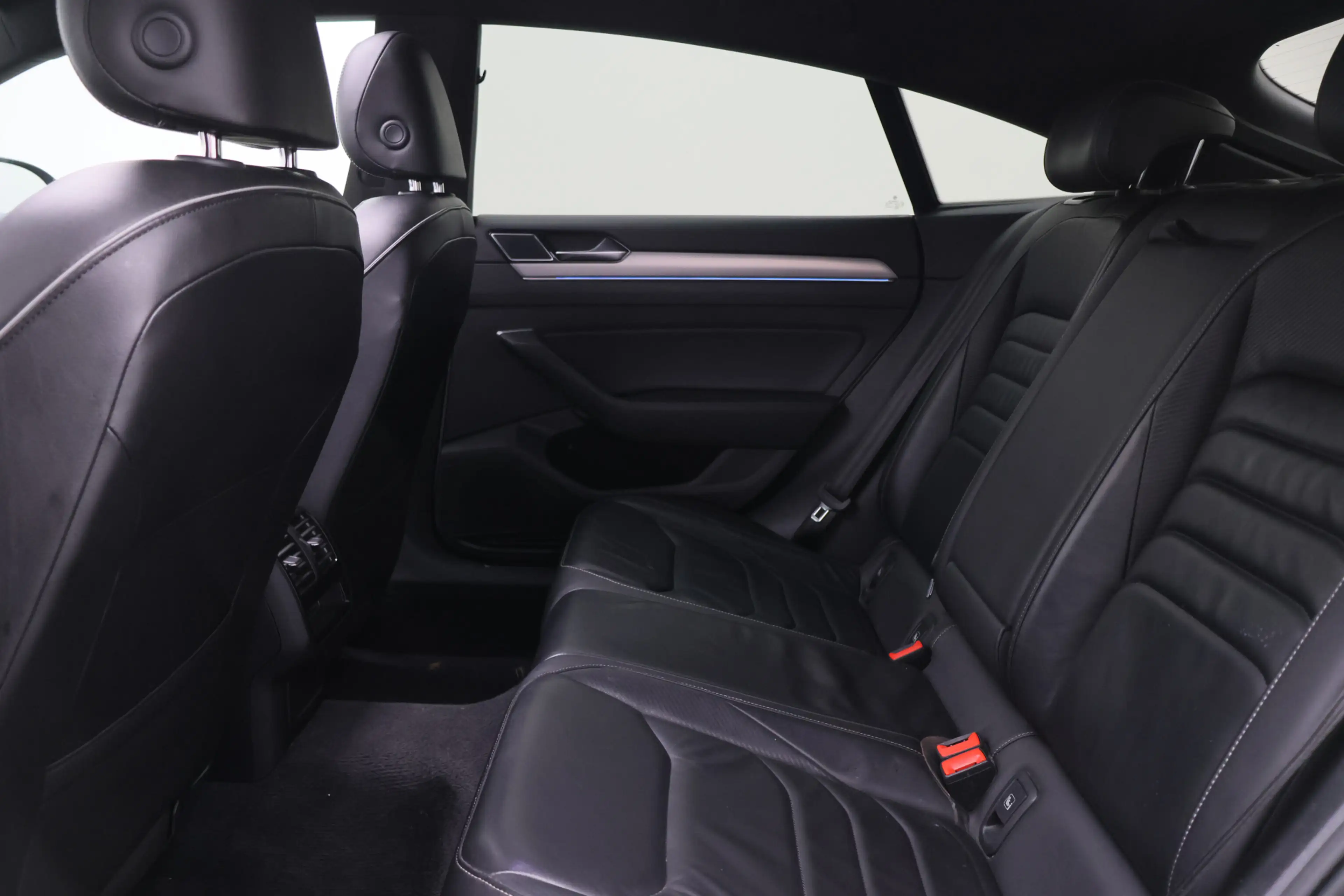 Volkswagen Arteon 2.0 TSI 4Motion Business R 280pk, Panoramadak, Lee — photo 14