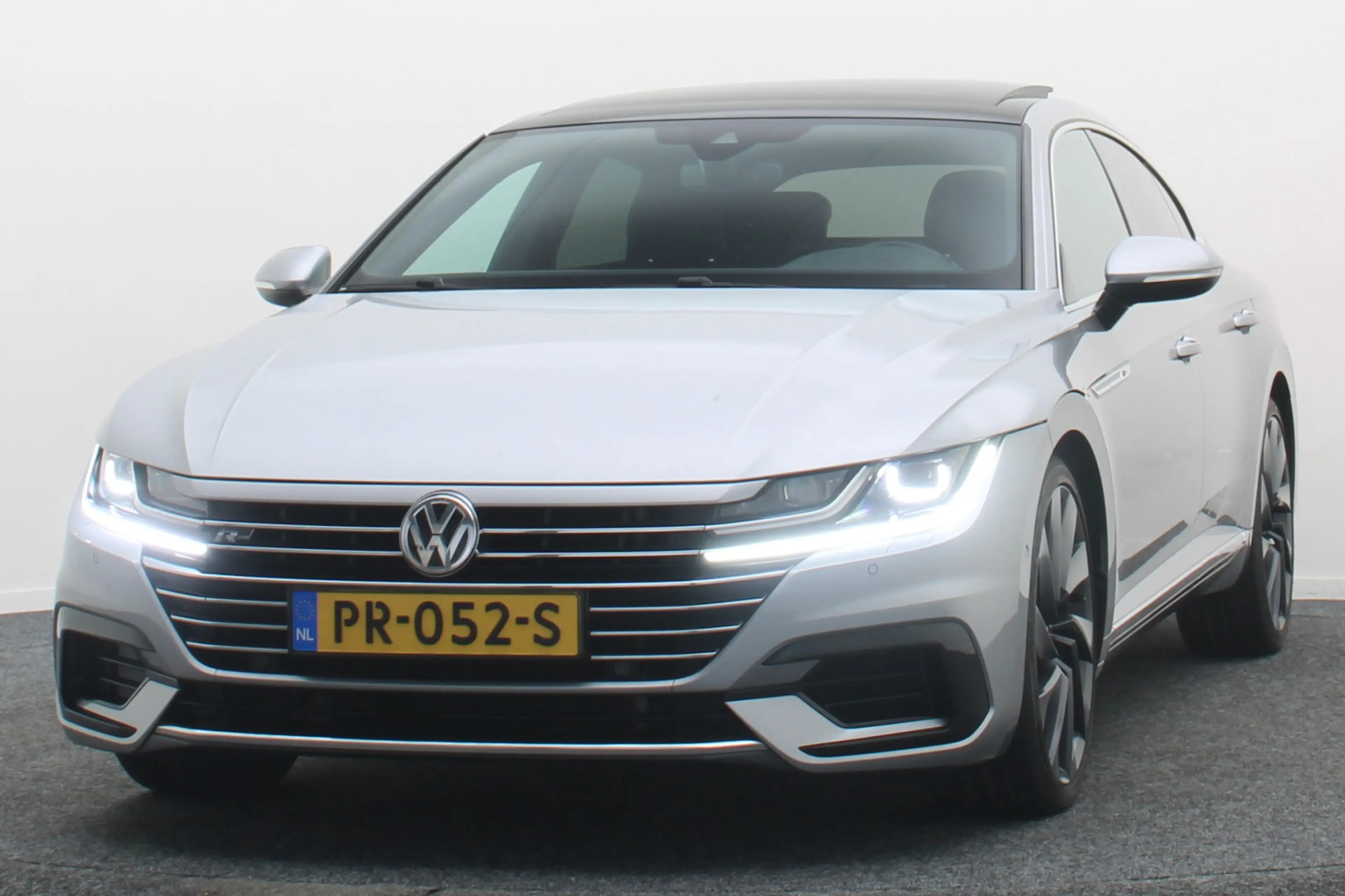 Volkswagen Arteon 2.0 TSI 4Motion Business R 280pk, Panoramadak, Lee — photo 24