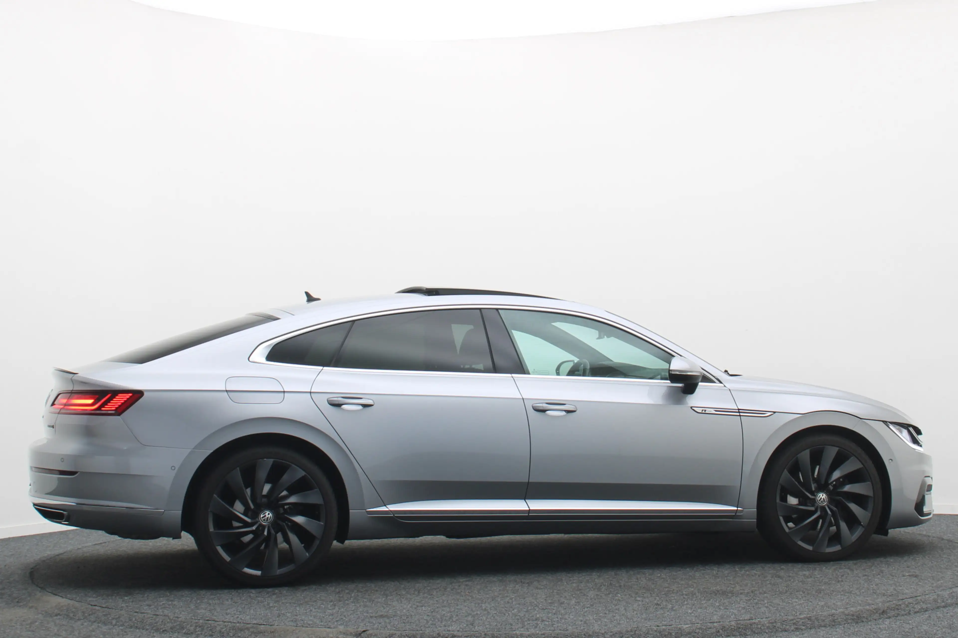 Volkswagen Arteon 2.0 TSI 4Motion Business R 280pk, Panoramadak, Lee — photo 8