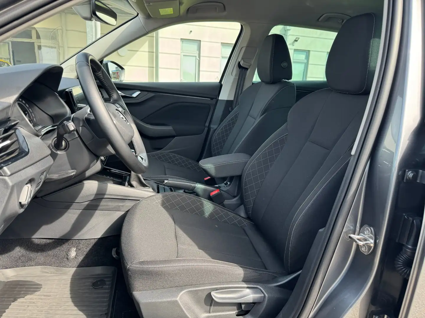 Skoda Kamiq Ambition TSI Grau - 2
