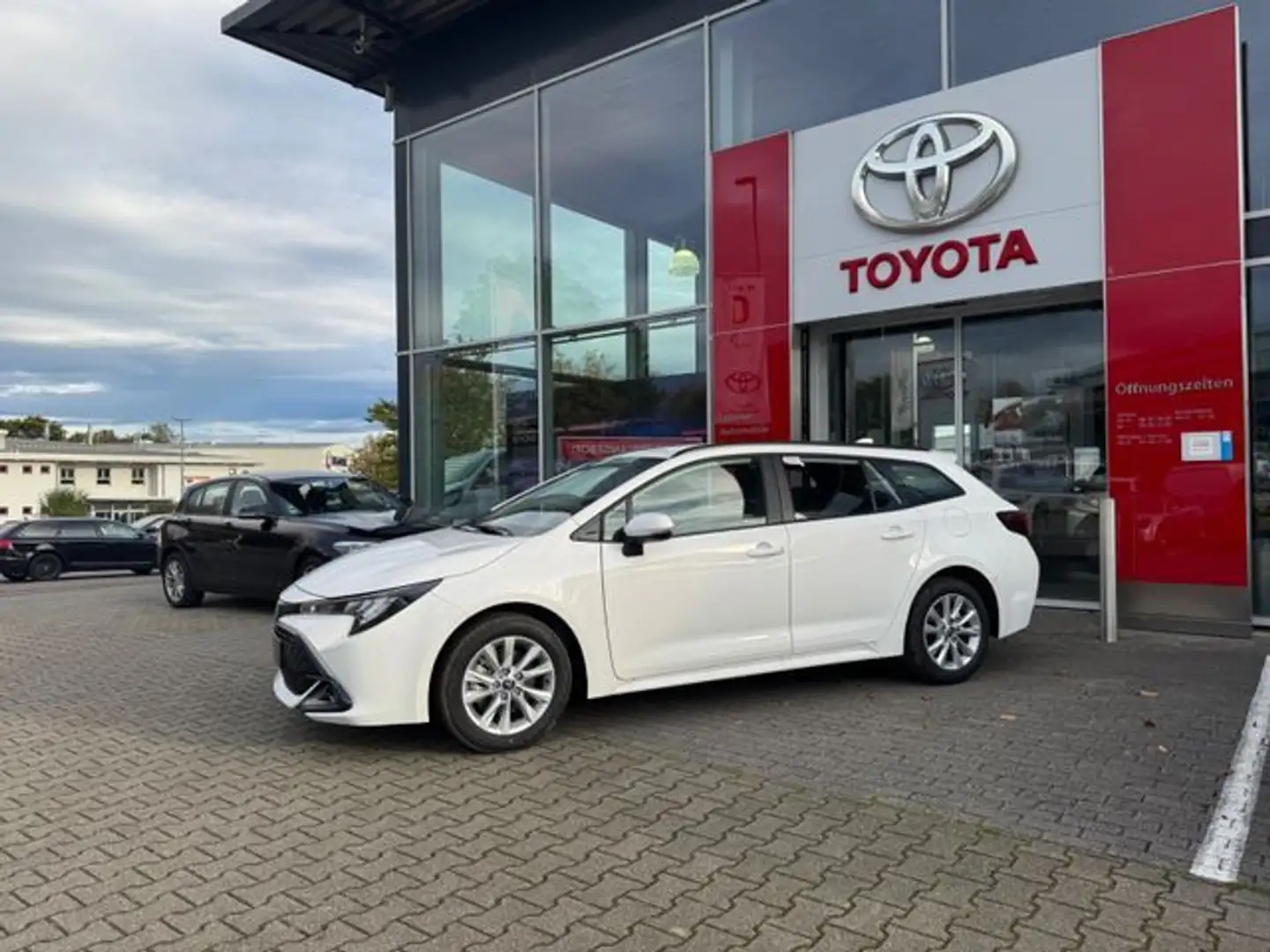Toyota Corolla 2.0 l Hybrid TS. Business Editi Wit - 2