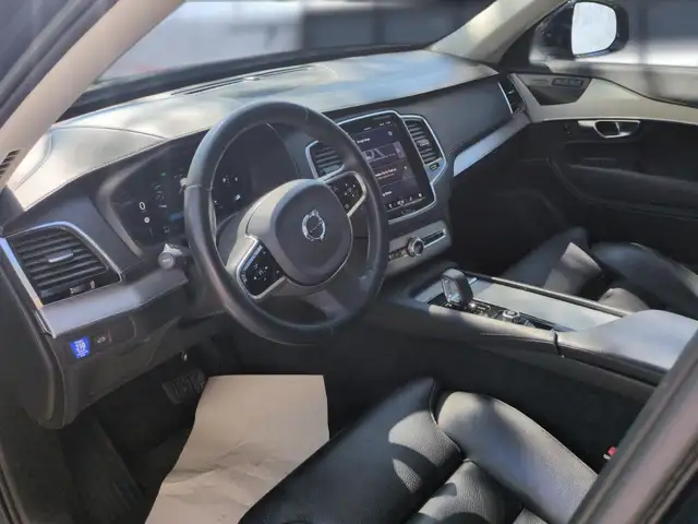 Volvo XC90 view 13