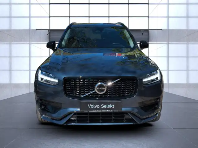 Volvo XC90 view 9