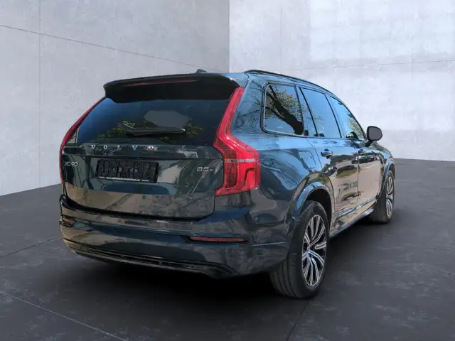 Volvo XC90 view 7