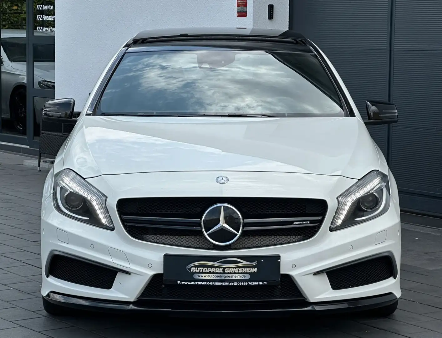 Mercedes-Benz A 45 AMG 4Matic*AMG*PERFORMANCE*COMAND*PANO* Weiß - 2