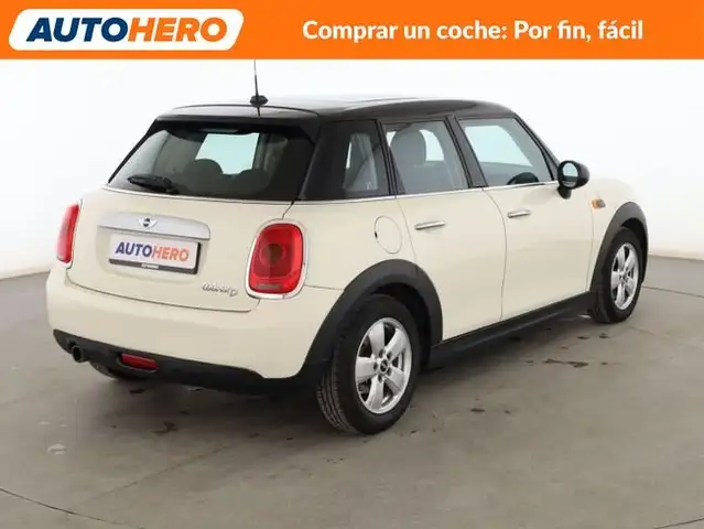 Mini Hatch view 6