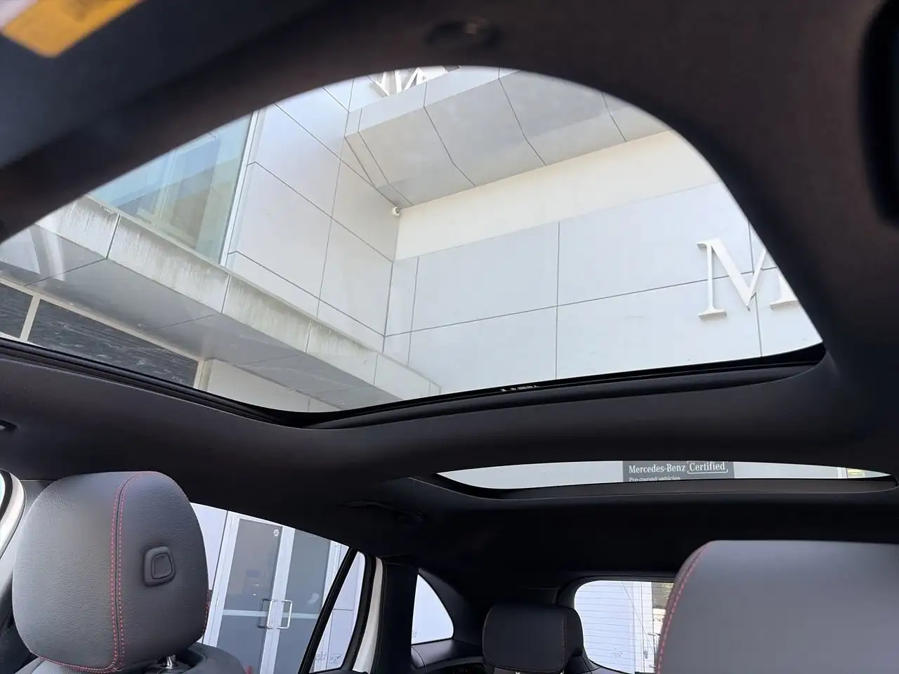 Mercedes-Benz GLA снимка Mercedes-Benz GLA