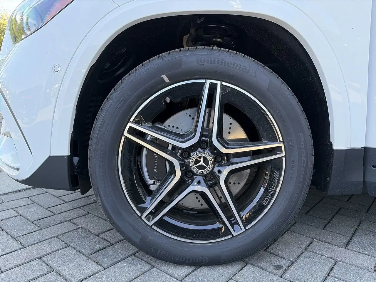 Mercedes-Benz GLA снимка Mercedes-Benz GLA