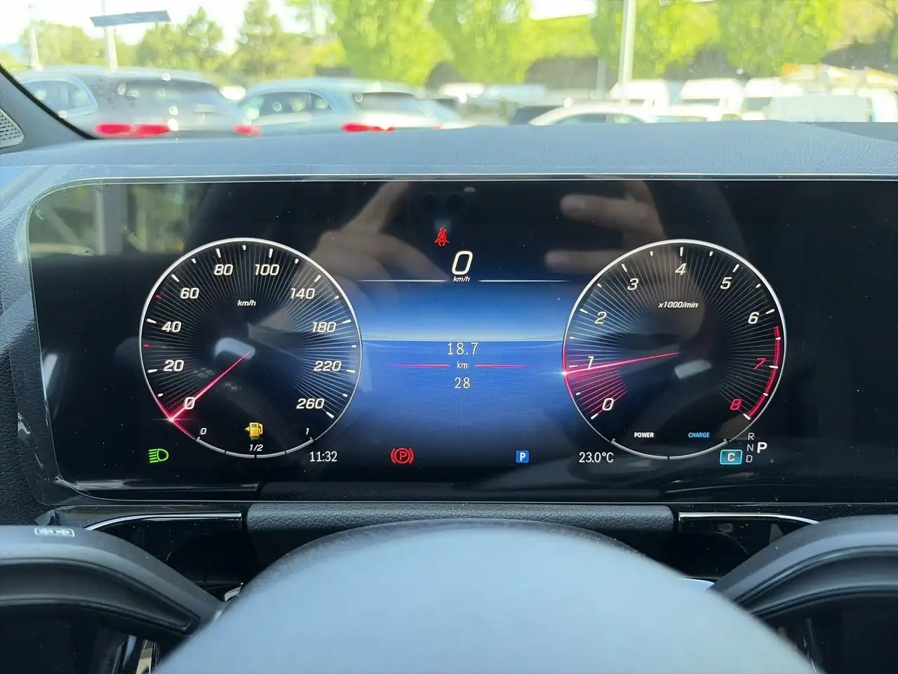 Mercedes-Benz GLA снимка Mercedes-Benz GLA