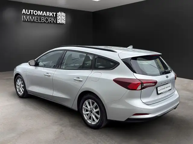 Ford Focus view 5