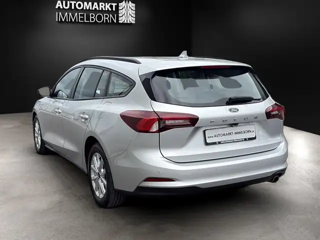 Ford Focus view 10