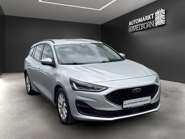 Ford Focus view 2