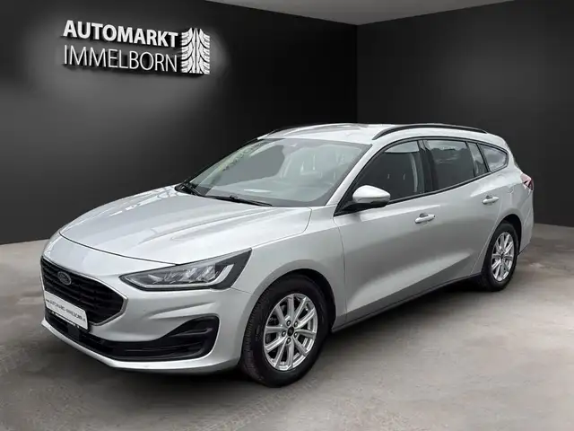 Ford Focus view 4
