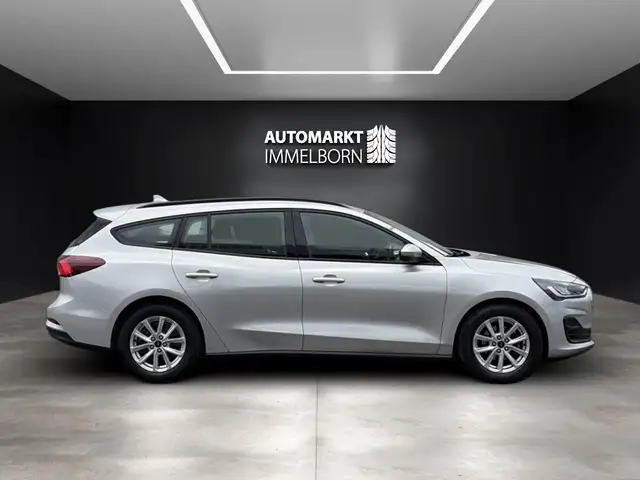 Ford Focus view 7