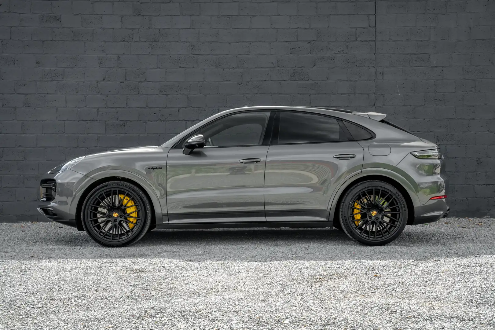 Porsche Cayenne COUPE TURBO S HYBRIDE. ** FULL OPTION** Gris - 2