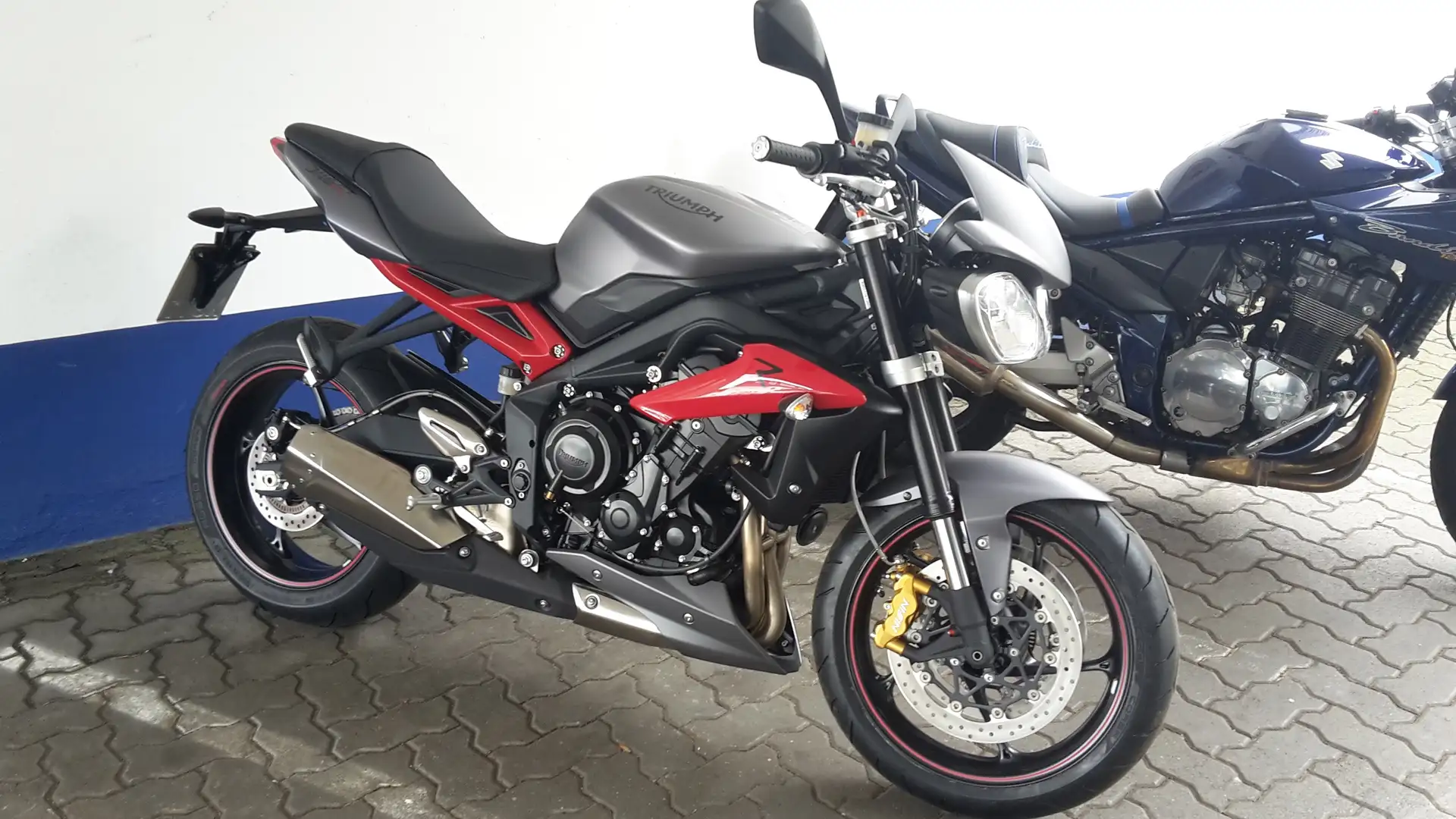 Triumph Street Triple R Grau - 2