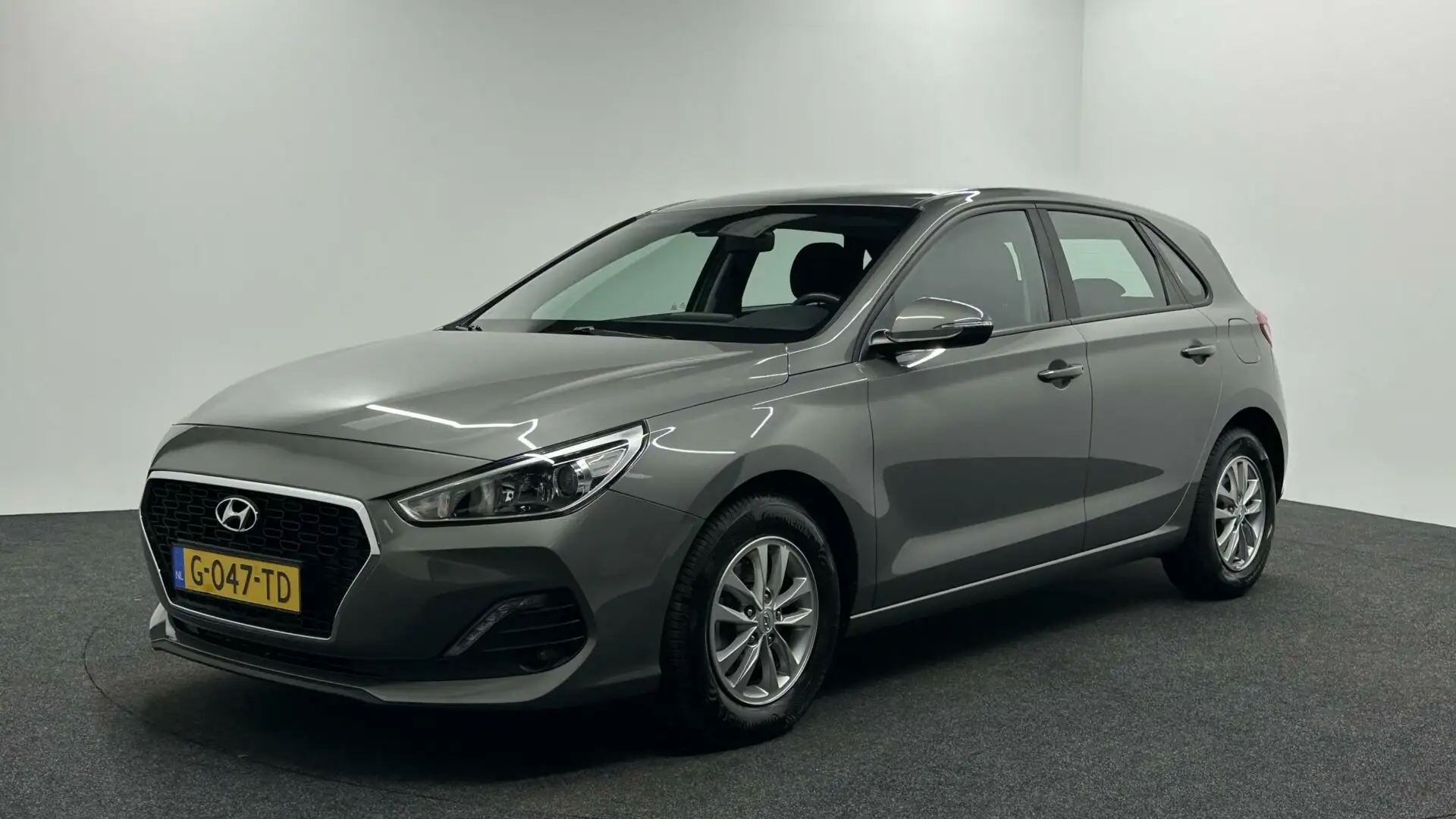 Hyundai i30 1.0 T-GDI Comfort NAVI ECC CARPLAY LM Gris - 1