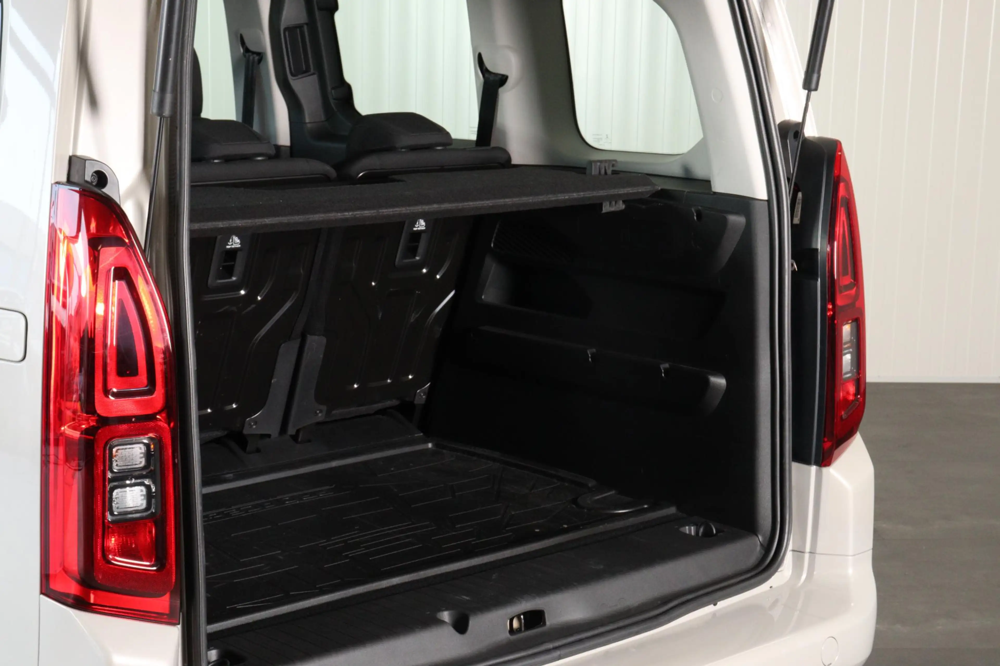 Toyota Proace City Verso Electric Active 50 kWh — photo 9