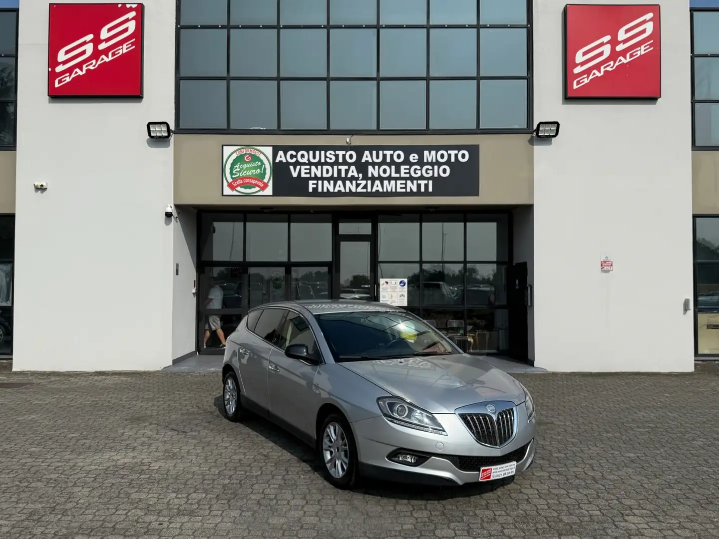 Lancia Delta 1.6 MJT DPF Silver Grigio - 1