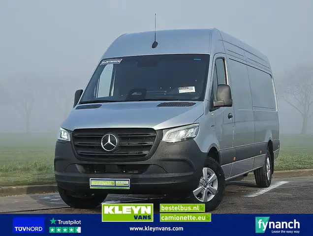 Mercedes-Benz ESPRINTER 320