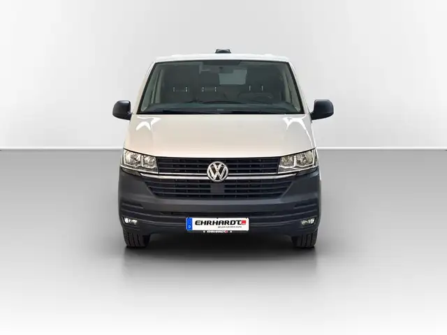 Volkswagen Transporter view 3