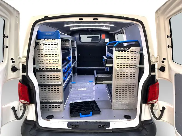 Volkswagen Transporter view 12