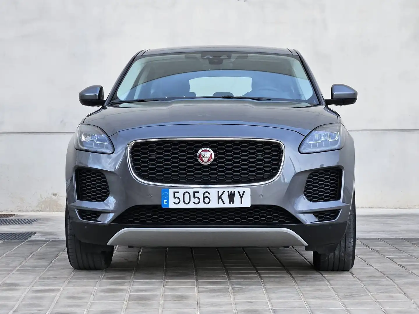 Jaguar E-Pace E-Pace 2.0D I4 Standard FWD 150 Standard Gris - 1