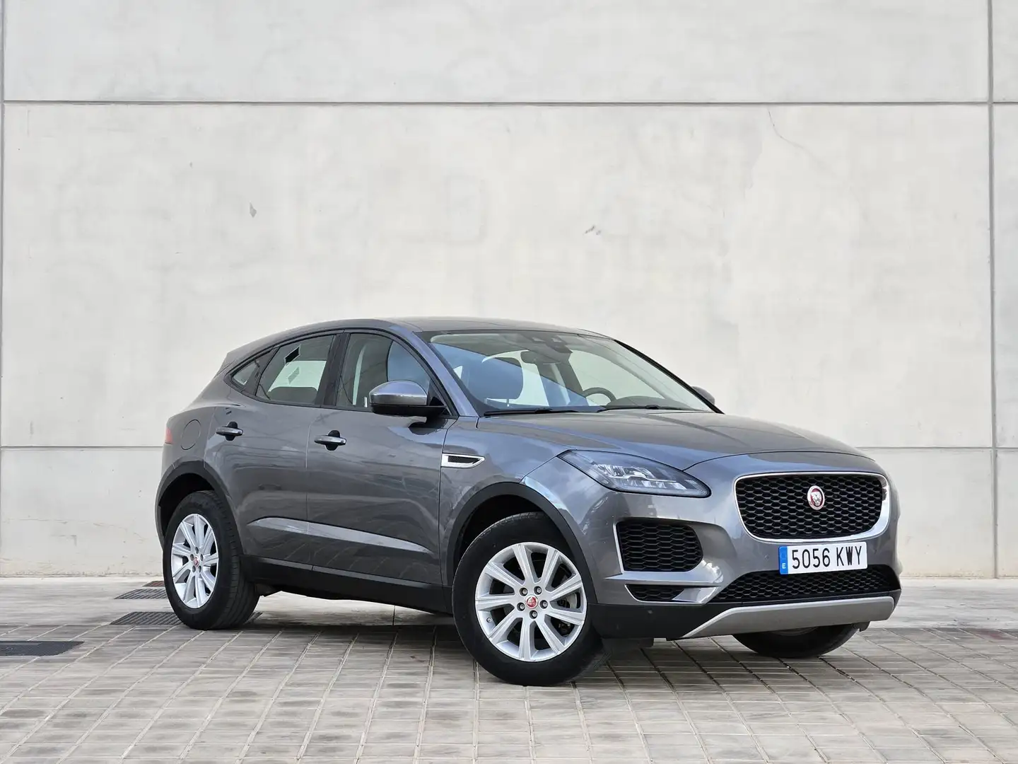 Jaguar E-Pace E-Pace 2.0D I4 Standard FWD 150 Standard Gris - 2