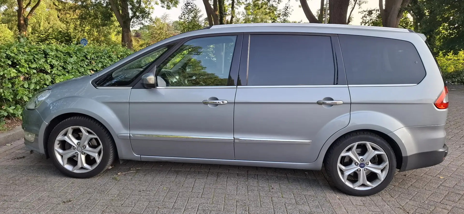 Ford Galaxy 2.0 SCTi Titanium half leder/velours Argent - 1