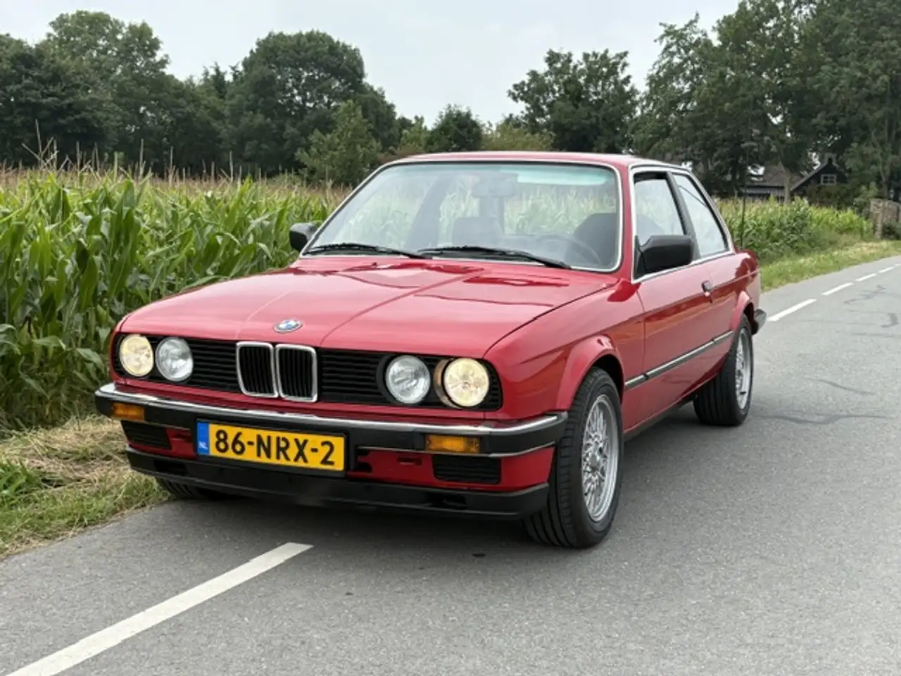 BMW 318i, foto 9