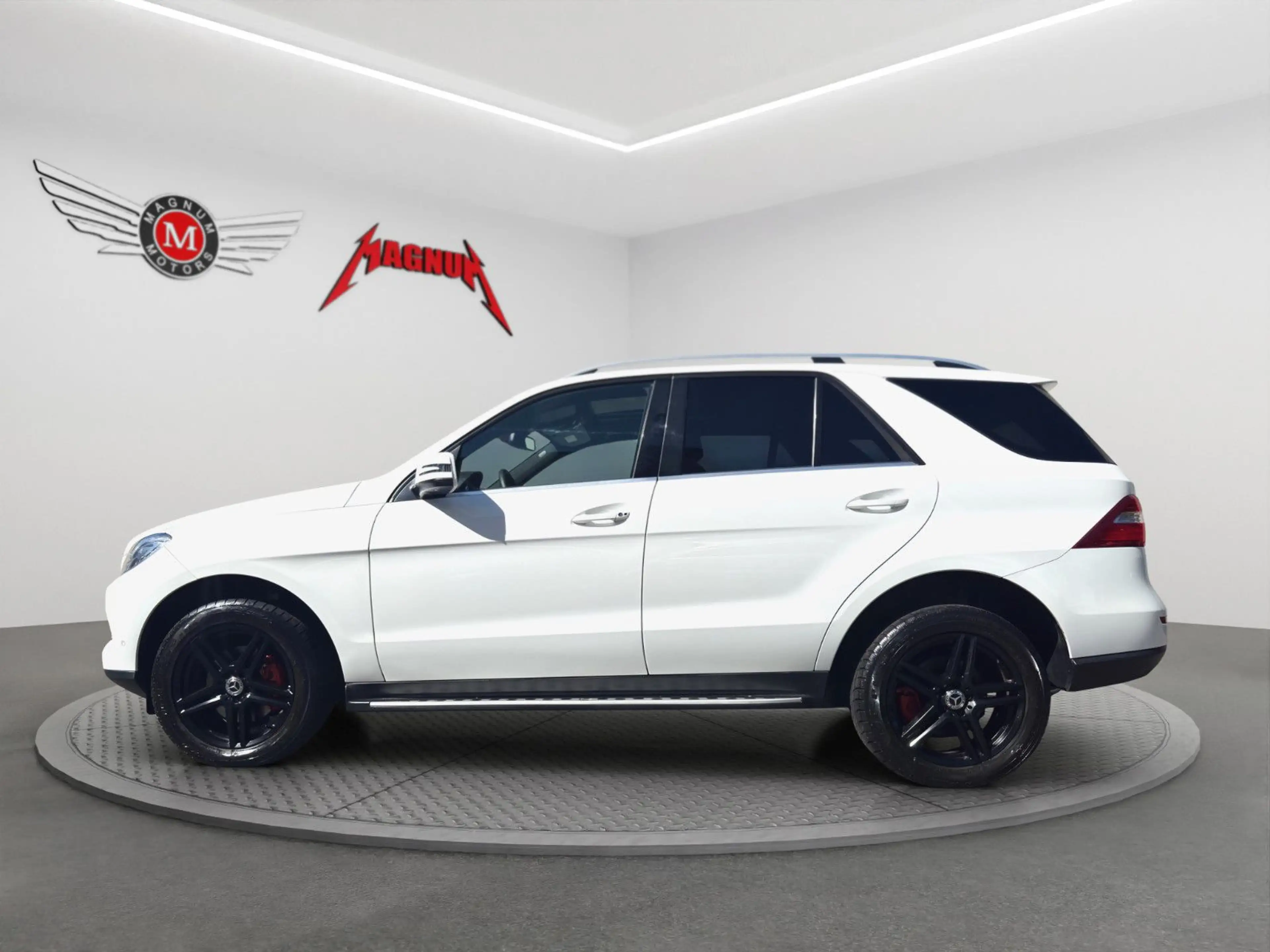 Mercedes-Benz ML 350 CDI V6 4MATIC*Leder*Bi-Xenon*360°*Schieb.* — photo 6