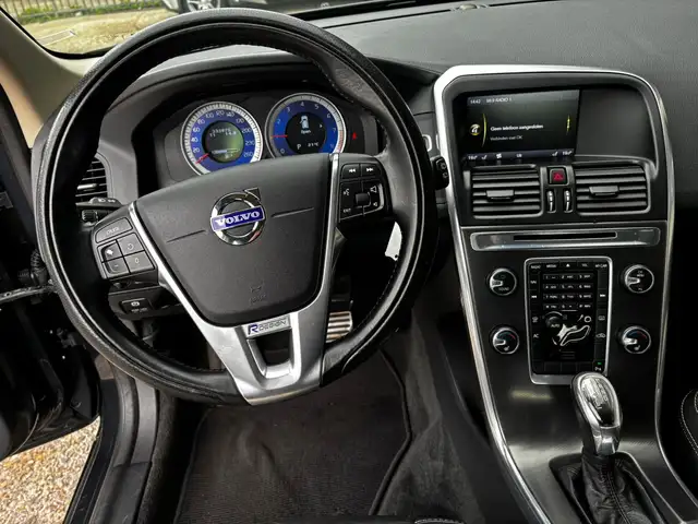 Volvo XC60 view 22