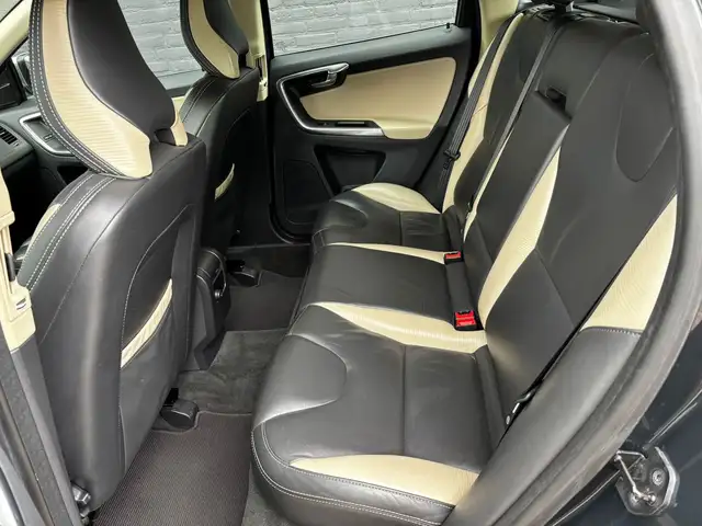 Volvo XC60 view 16