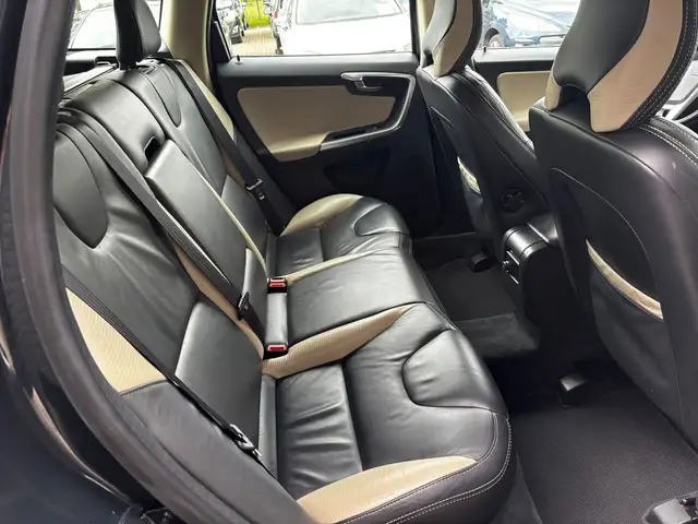 Volvo XC60 view 20