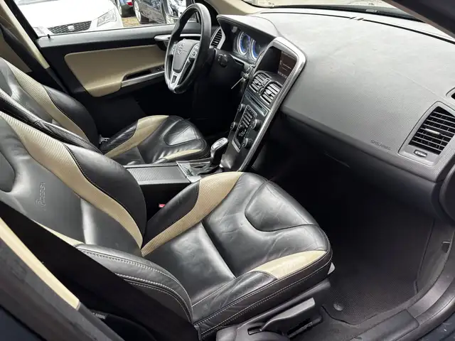 Volvo XC60 view 21