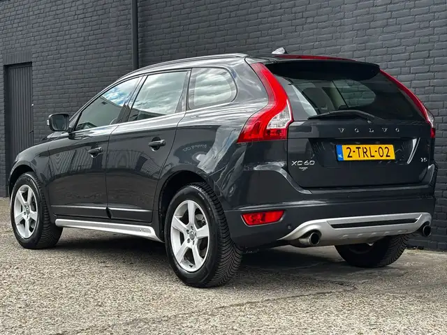 Volvo XC60 view 10
