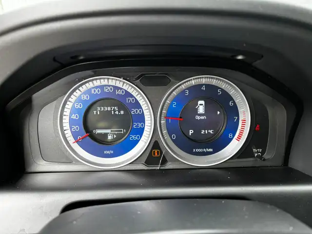Volvo XC60 view 28