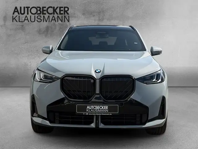 BMW X3 view 5