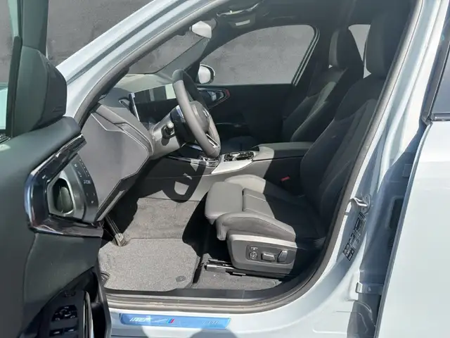 BMW X3 view 8